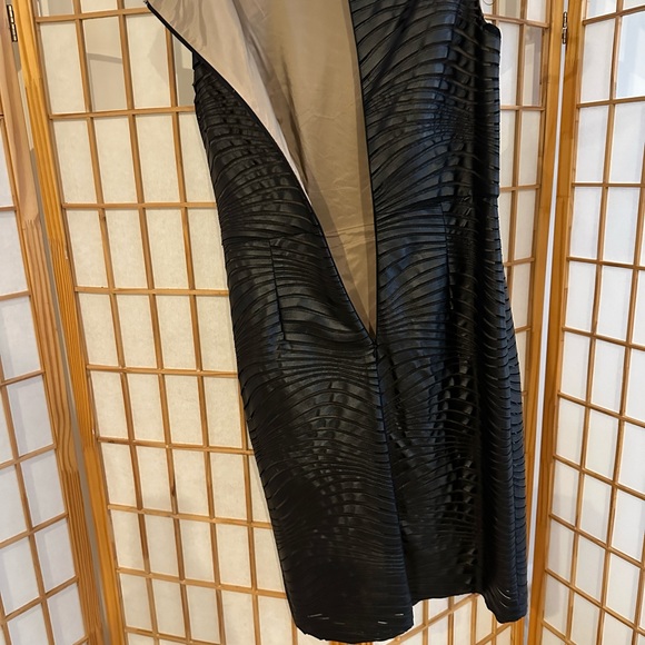 Muse dress size 4. Simply gorgeous! - Picture 7 of 10